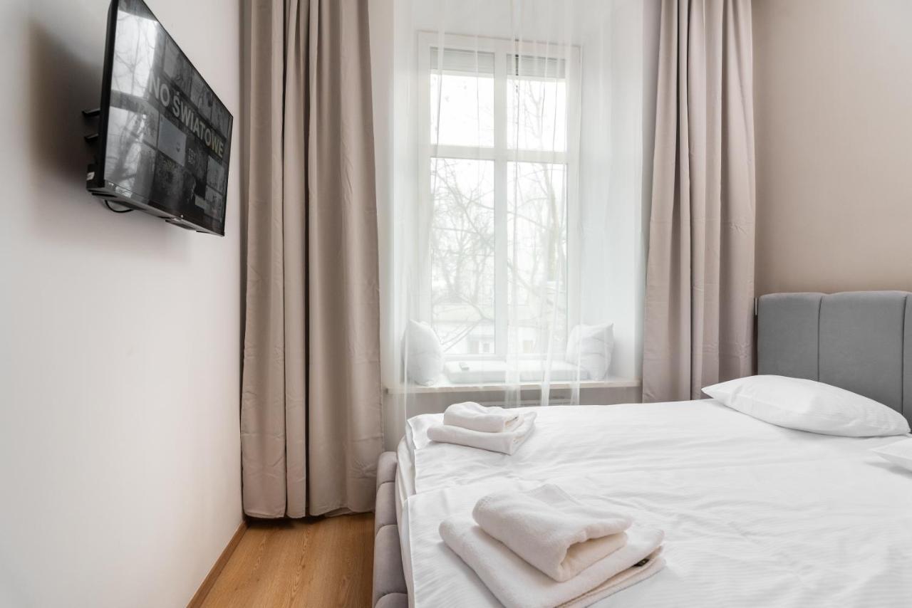 Modern Centrally Located Apartments - By Upstairs Krakow Bagian luar foto