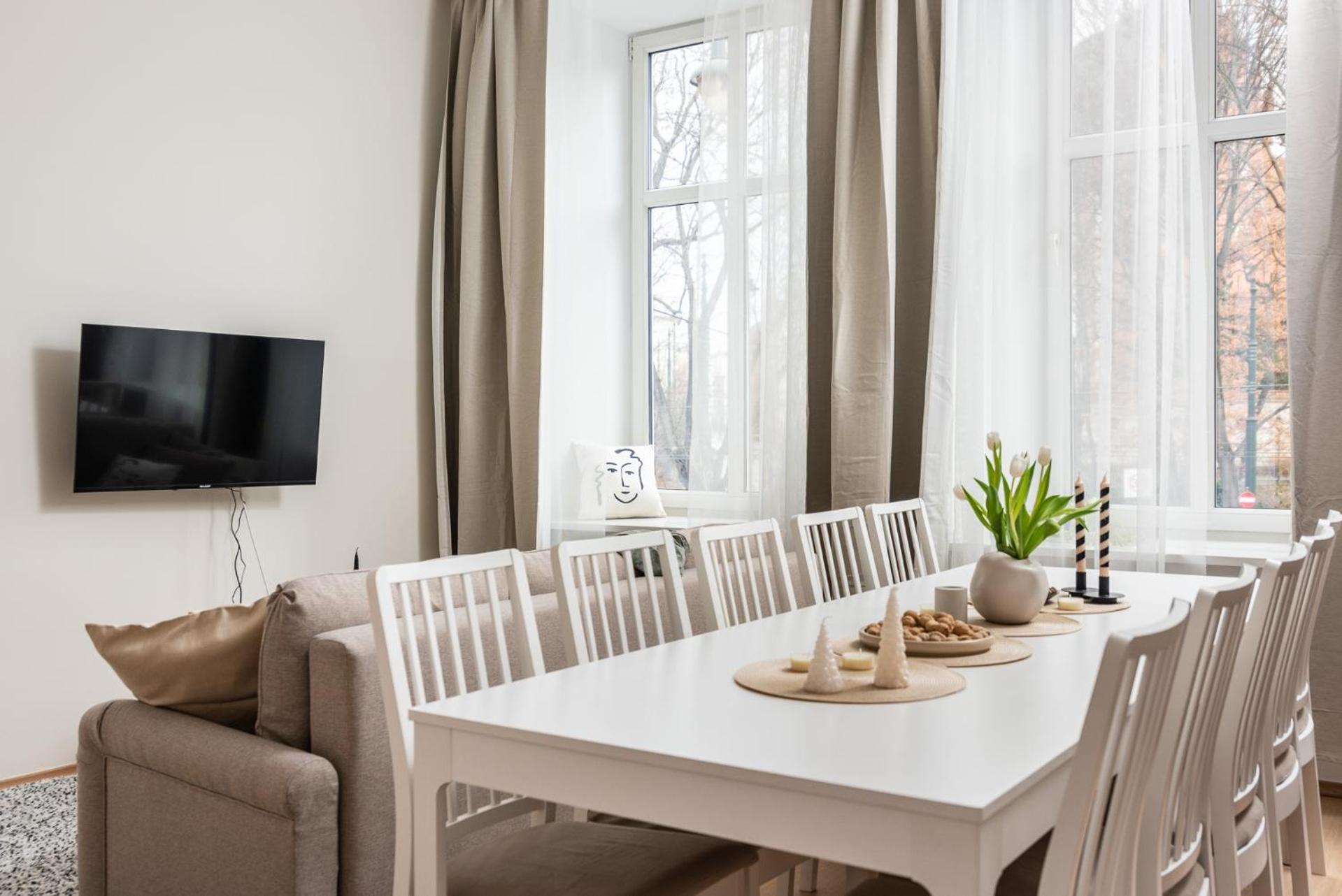 Modern Centrally Located Apartments - By Upstairs Krakow Bagian luar foto