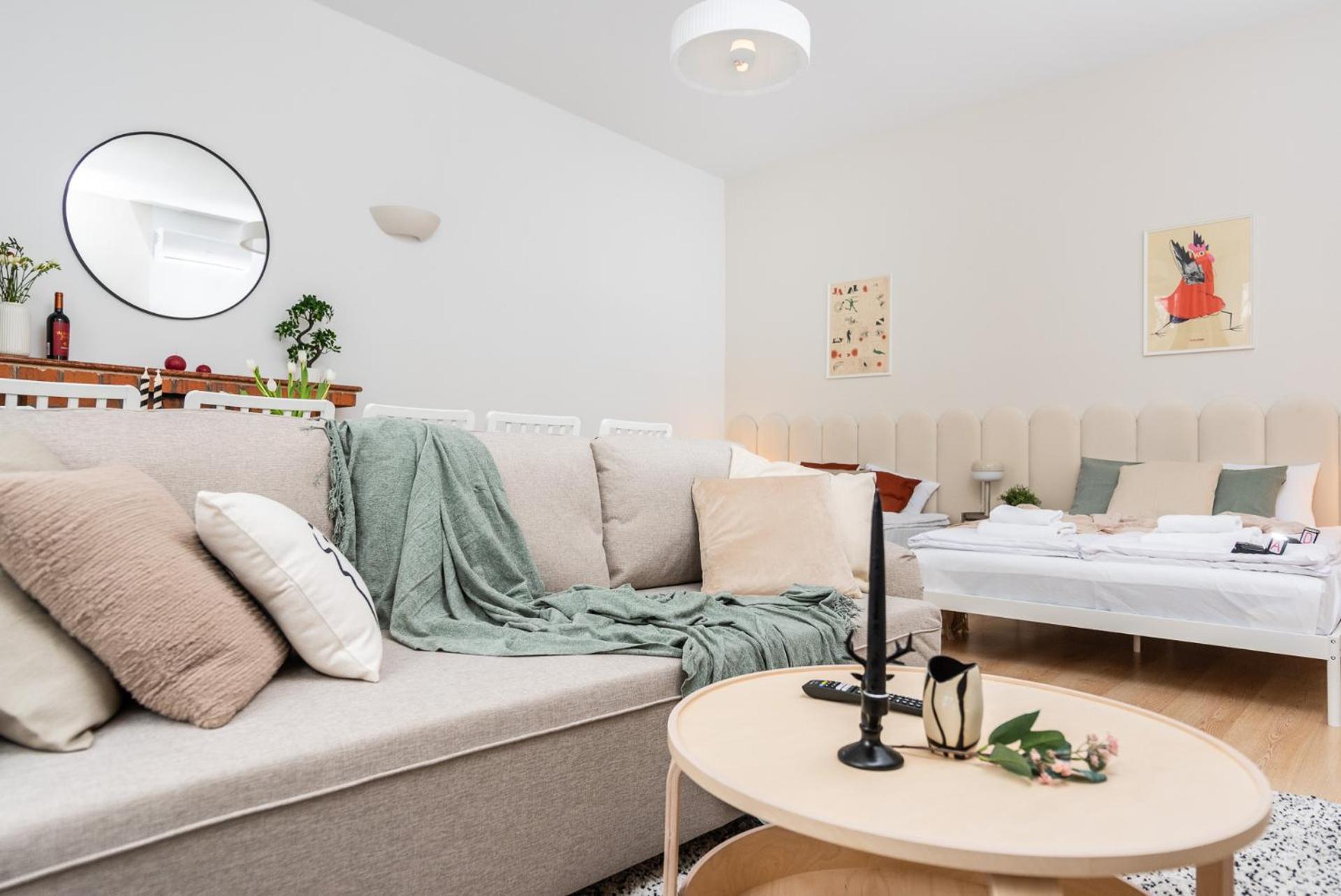 Modern Centrally Located Apartments - By Upstairs Krakow Bagian luar foto