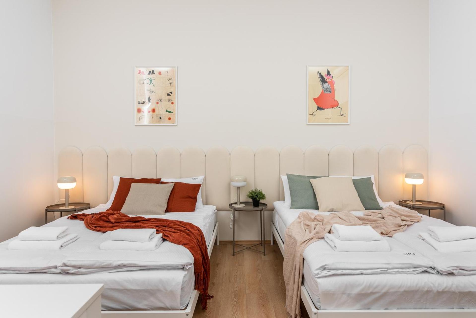 Modern Centrally Located Apartments - By Upstairs Krakow Bagian luar foto