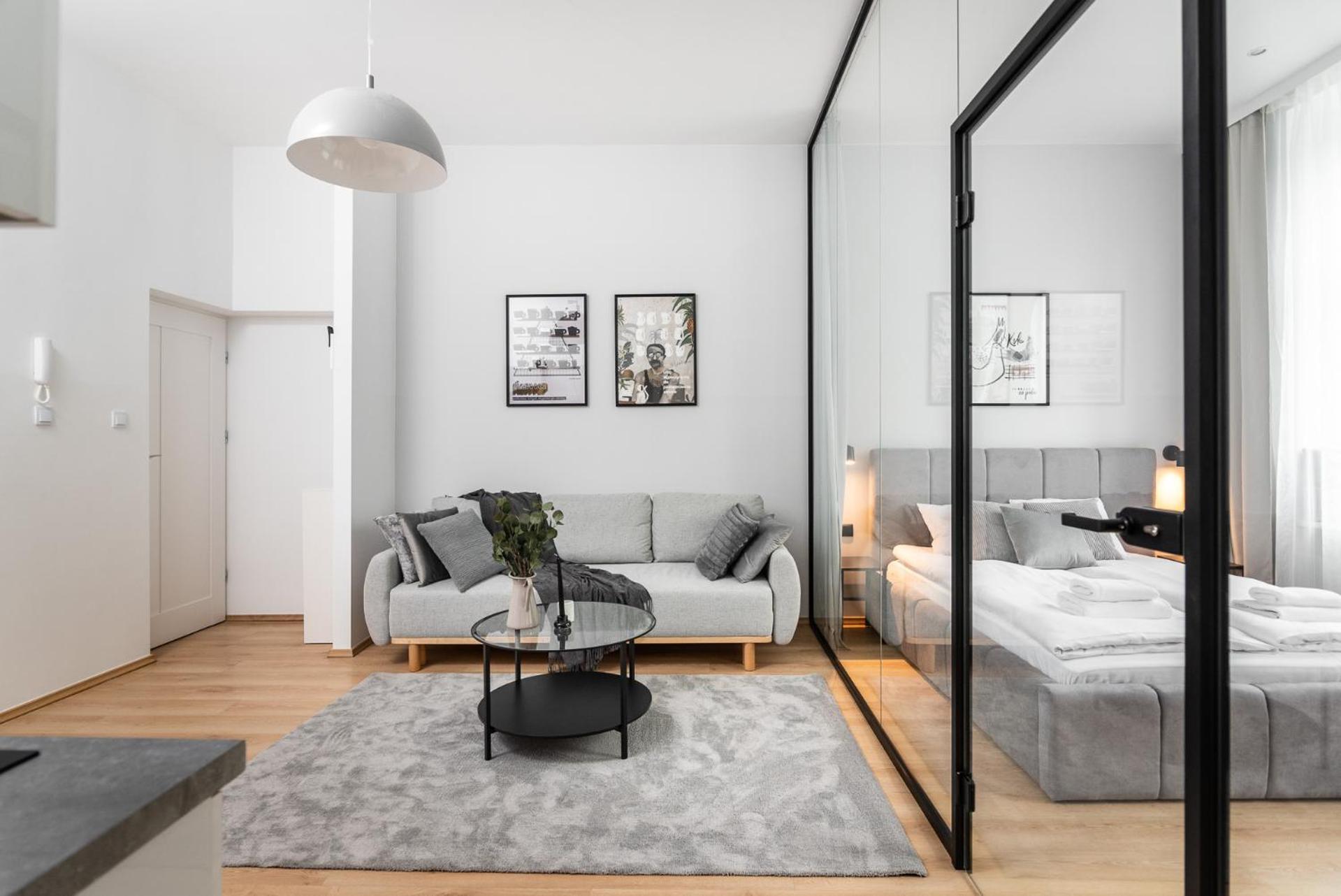 Modern Centrally Located Apartments - By Upstairs Krakow Bagian luar foto