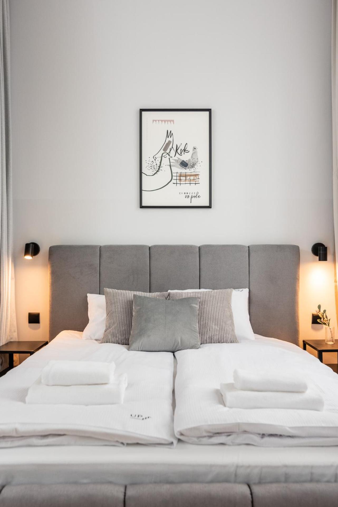 Modern Centrally Located Apartments - By Upstairs Krakow Bagian luar foto