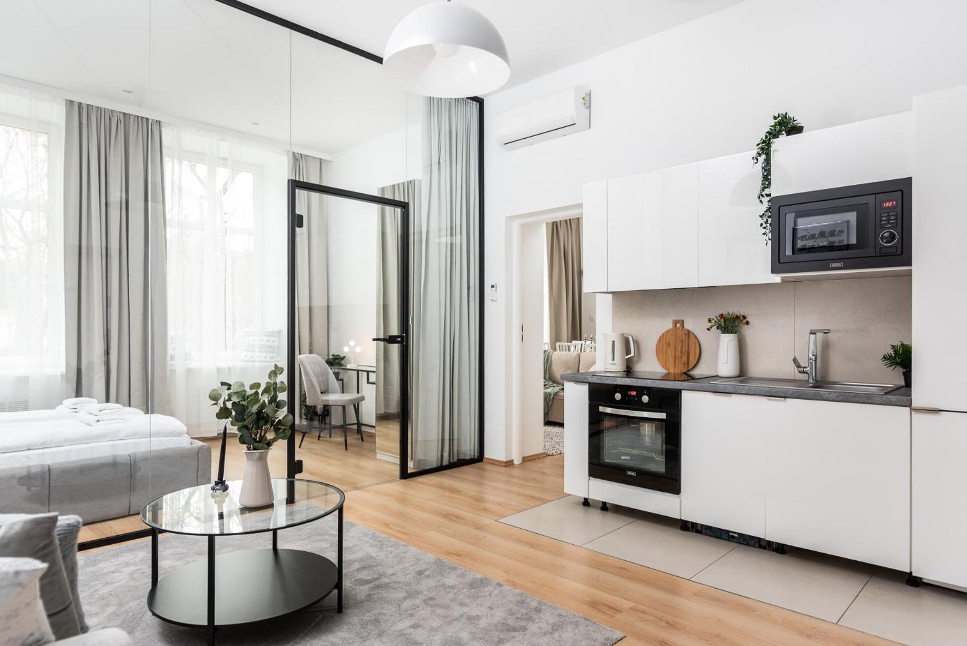 Modern Centrally Located Apartments - By Upstairs Krakow Bagian luar foto